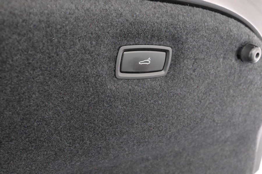 Porsche Taycan vaihtoauto