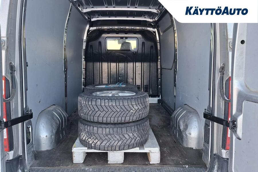 Nissan NV400 vaihtoauto