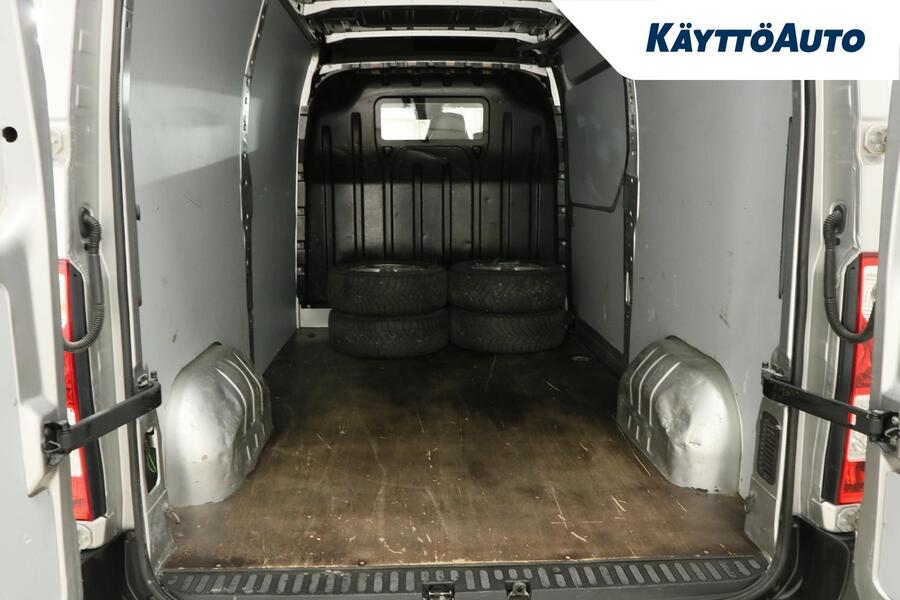 Nissan NV400 vaihtoauto