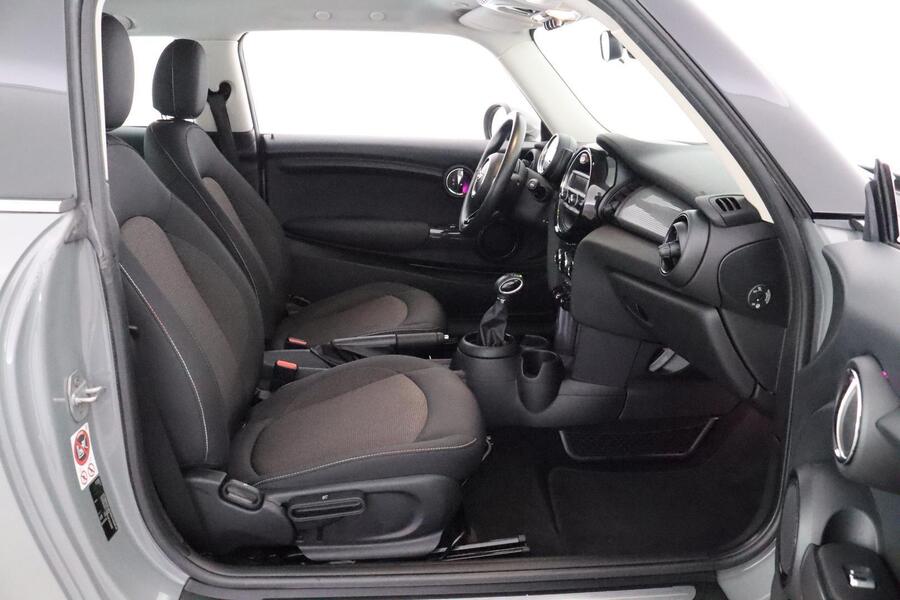 Mini Hatchback vaihtoauto