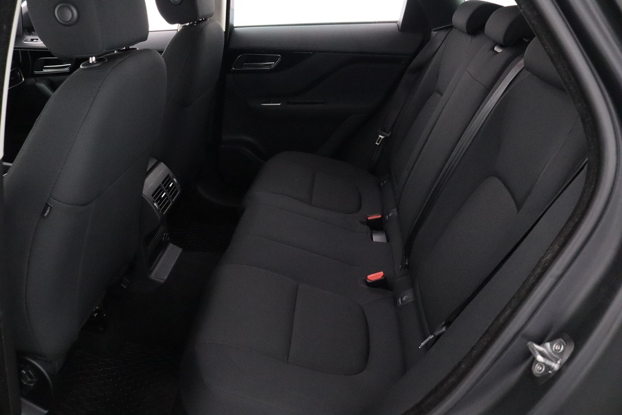 Jaguar F-PACE vaihtoauto