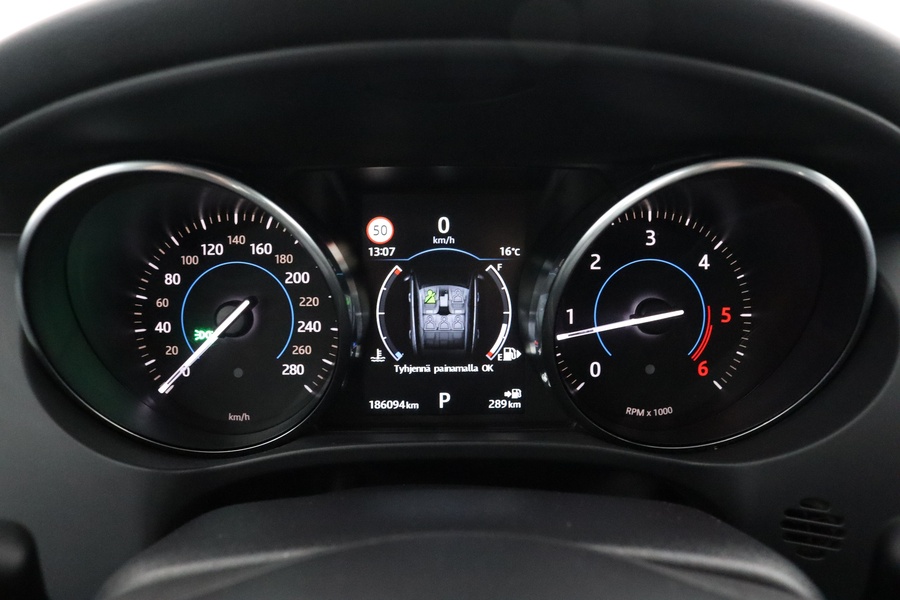 Jaguar F-PACE vaihtoauto