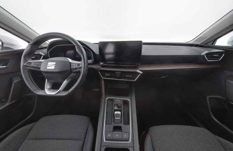 SEAT Leon Sportstourer vaihtoauto