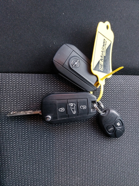 Opel Vivaro vaihtoauto