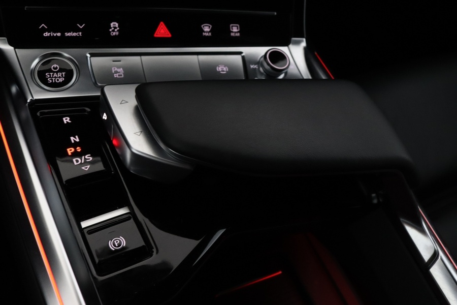 Audi Q8 e-tron vaihtoauto