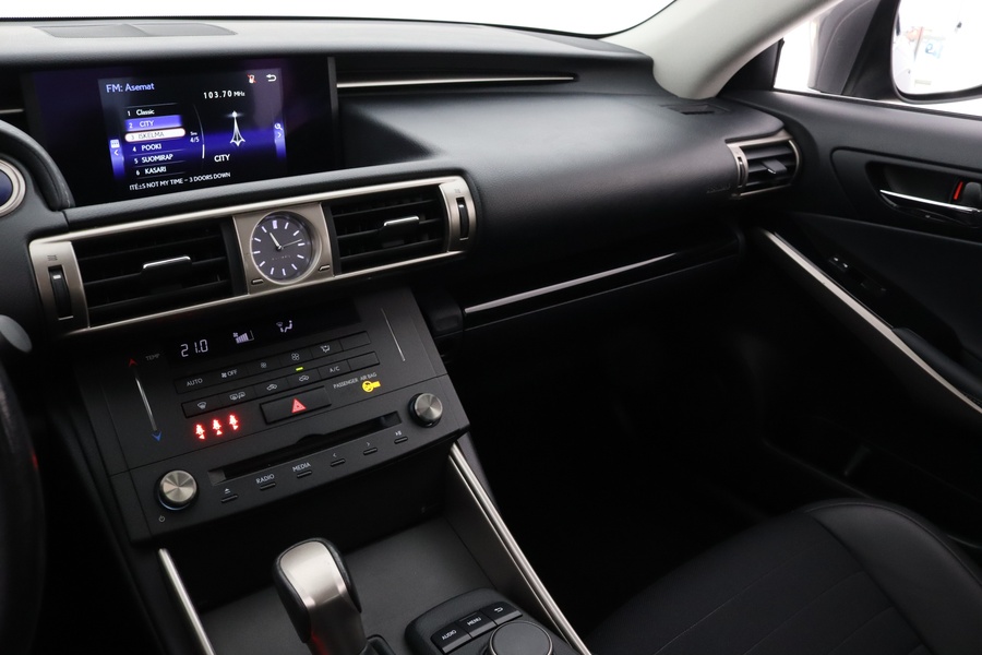 Lexus IS vaihtoauto