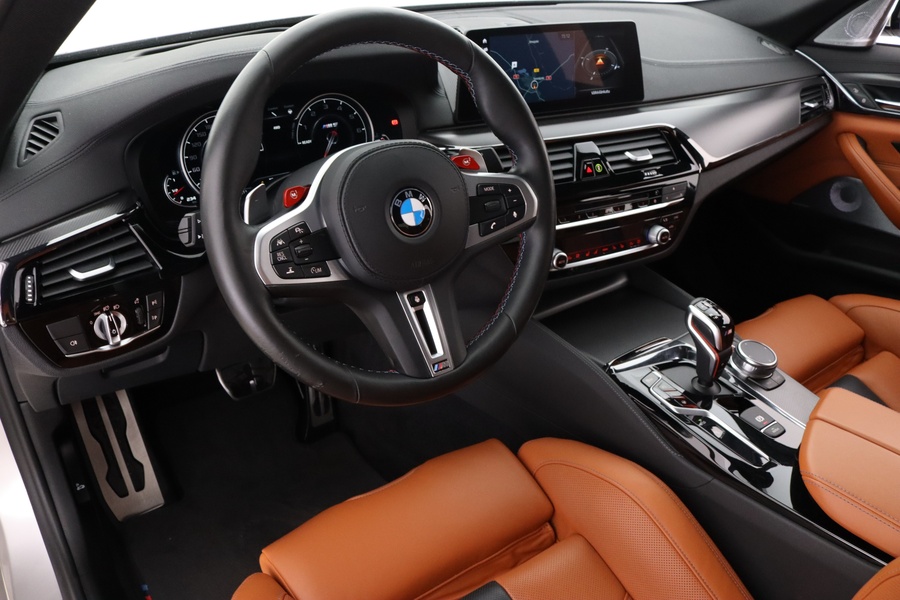 BMW M5 vaihtoauto