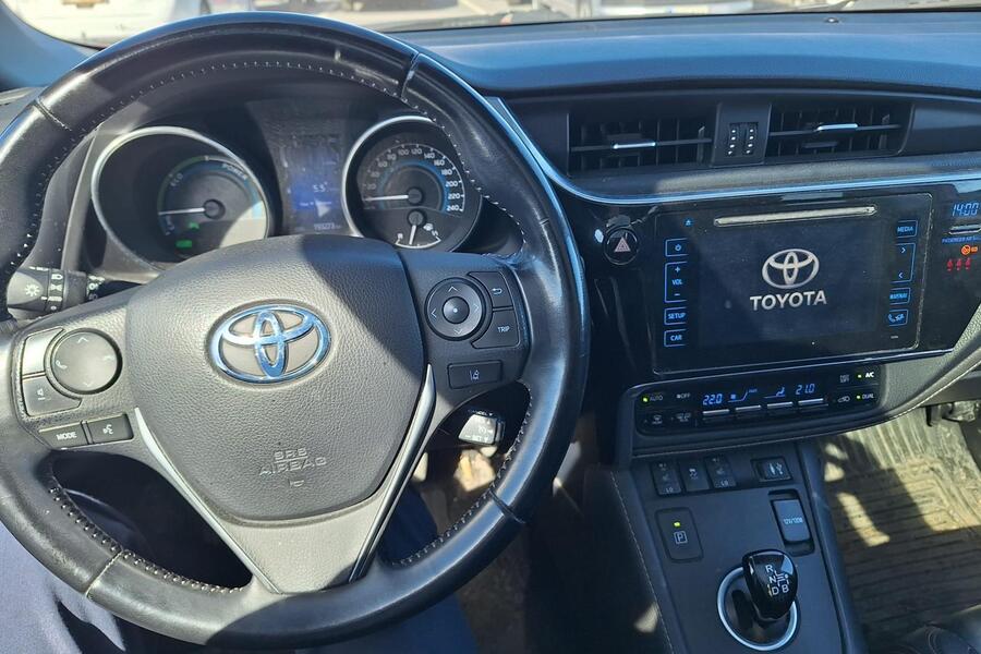 Toyota Auris vaihtoauto