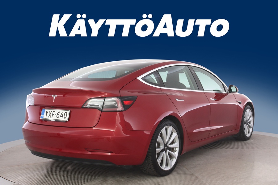 Tesla Model 3 vaihtoauto