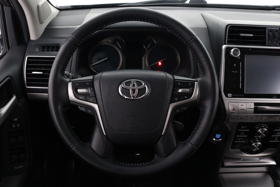 Toyota Land Cruiser vaihtoauto