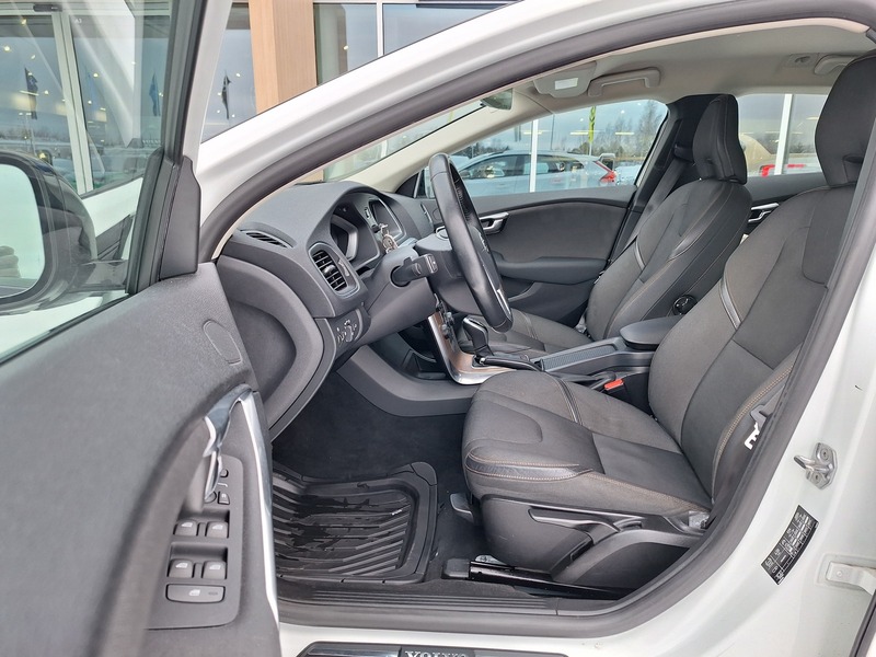 Volvo V40 Cross Country vaihtoauto