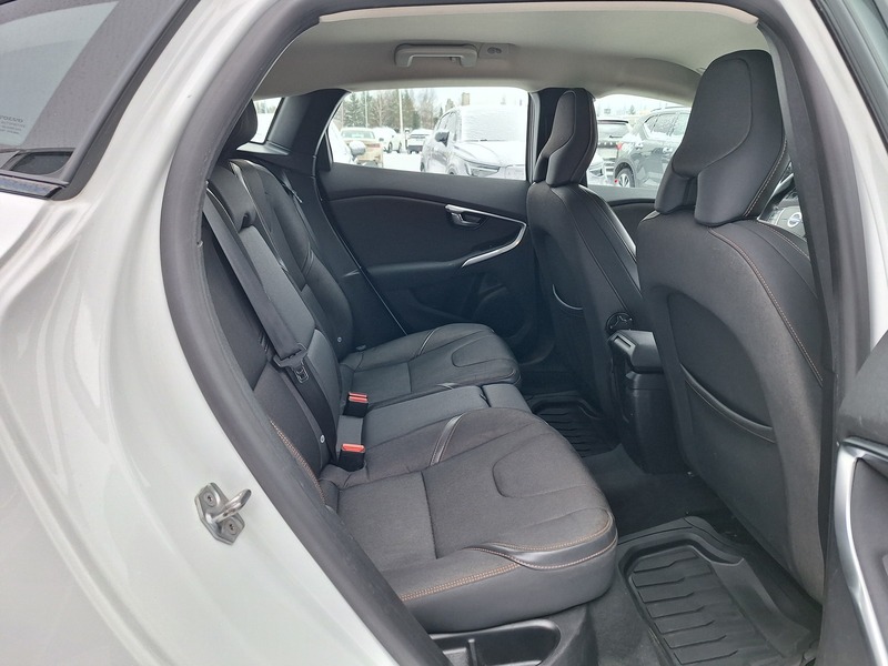 Volvo V40 Cross Country vaihtoauto