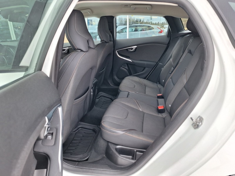 Volvo V40 Cross Country vaihtoauto