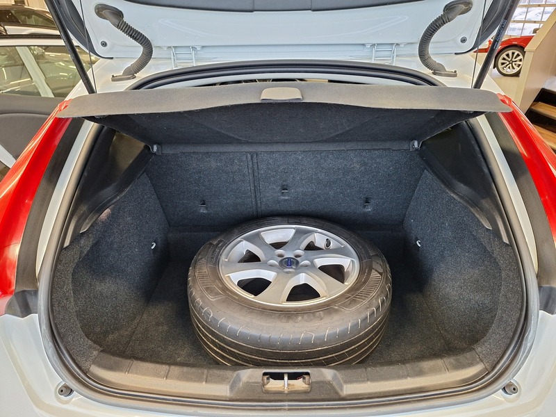 Volvo V40 Cross Country vaihtoauto