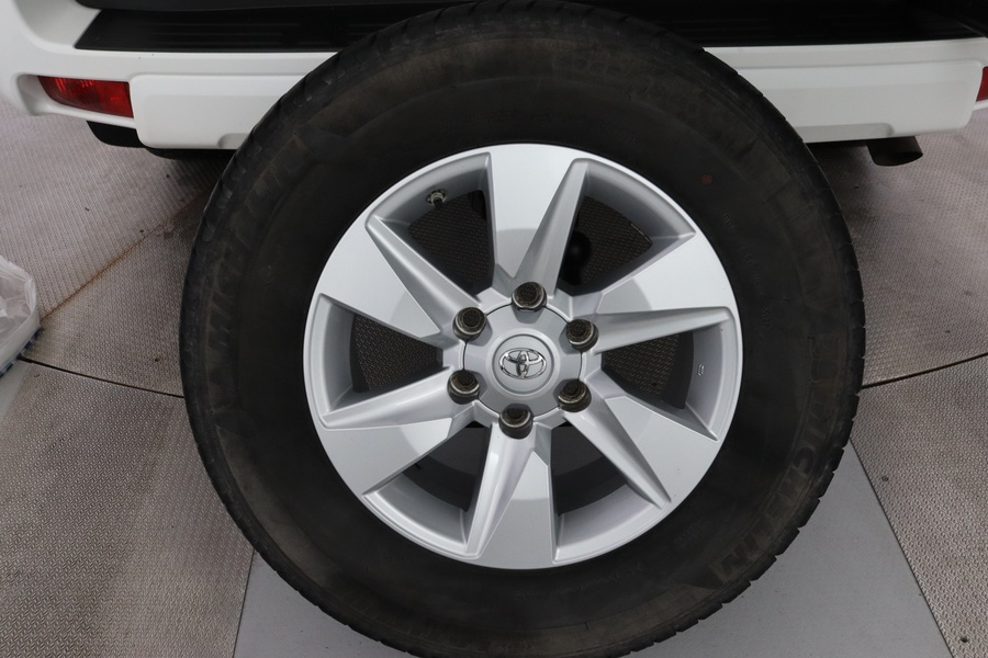 Toyota Land Cruiser vaihtoauto