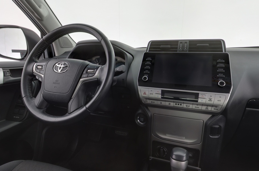 Toyota Land Cruiser vaihtoauto