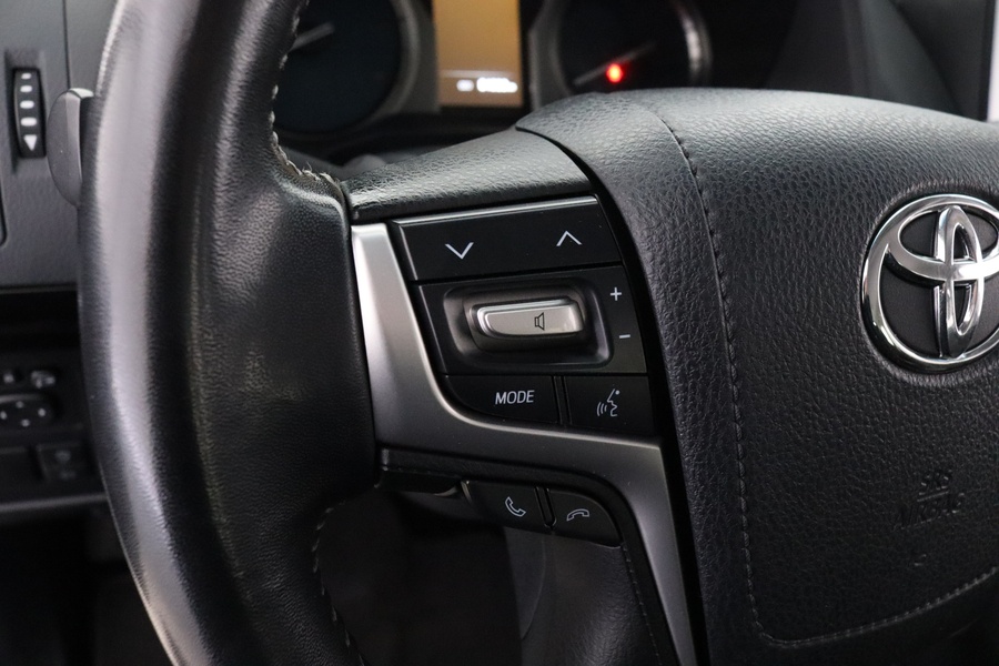 Toyota Land Cruiser vaihtoauto