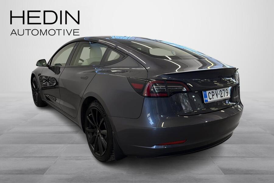 Tesla Model 3 vaihtoauto