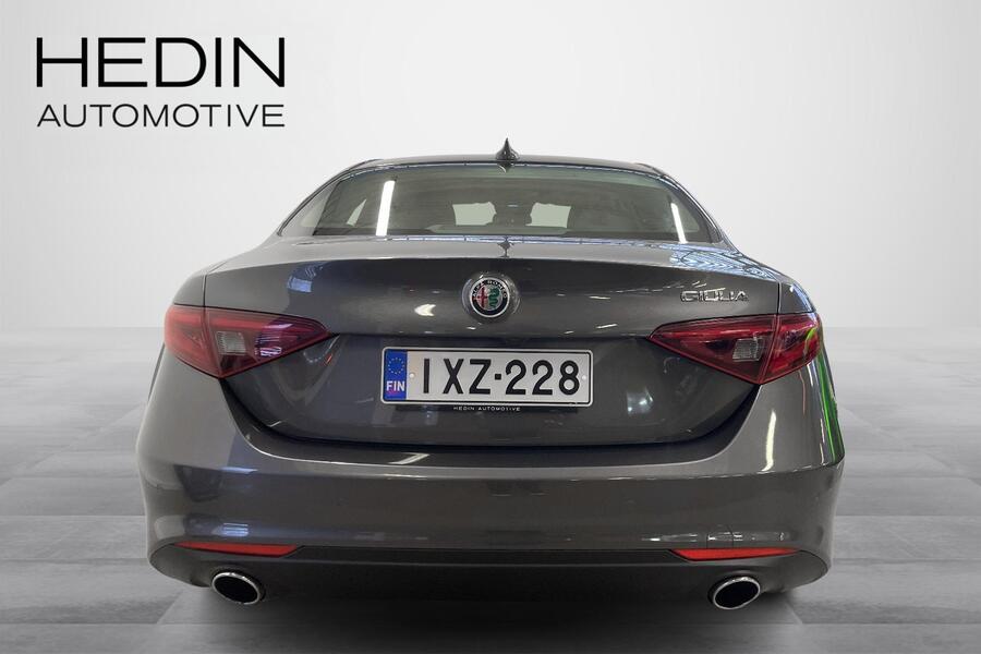 Alfa Romeo Giulia vaihtoauto