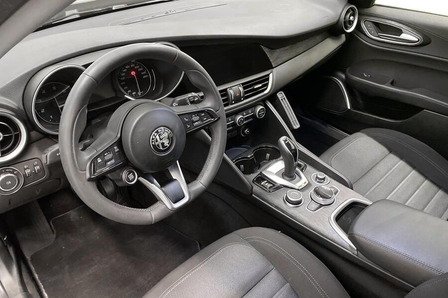 Alfa Romeo Giulia vaihtoauto