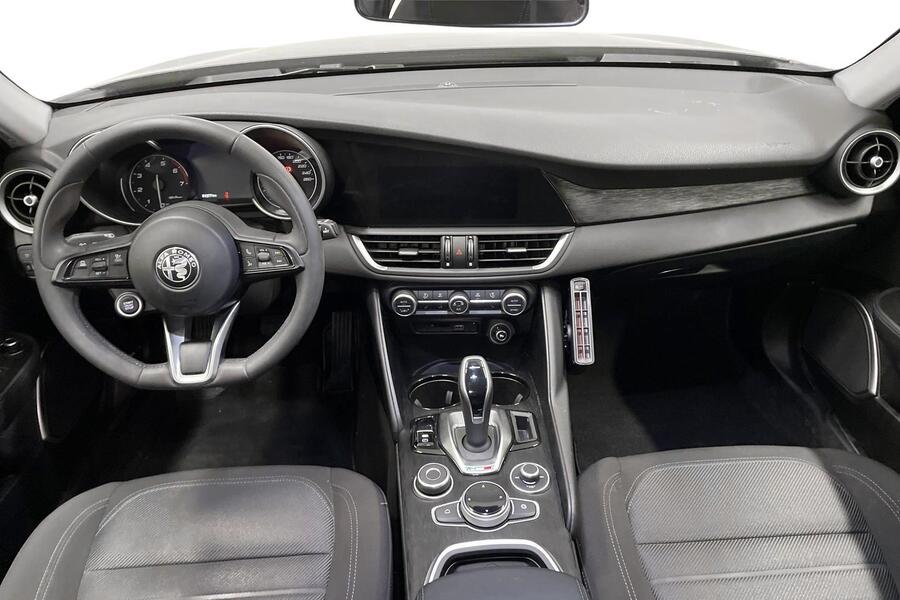 Alfa Romeo Giulia vaihtoauto