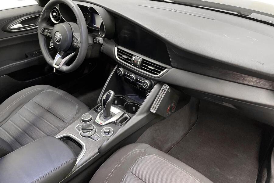 Alfa Romeo Giulia vaihtoauto