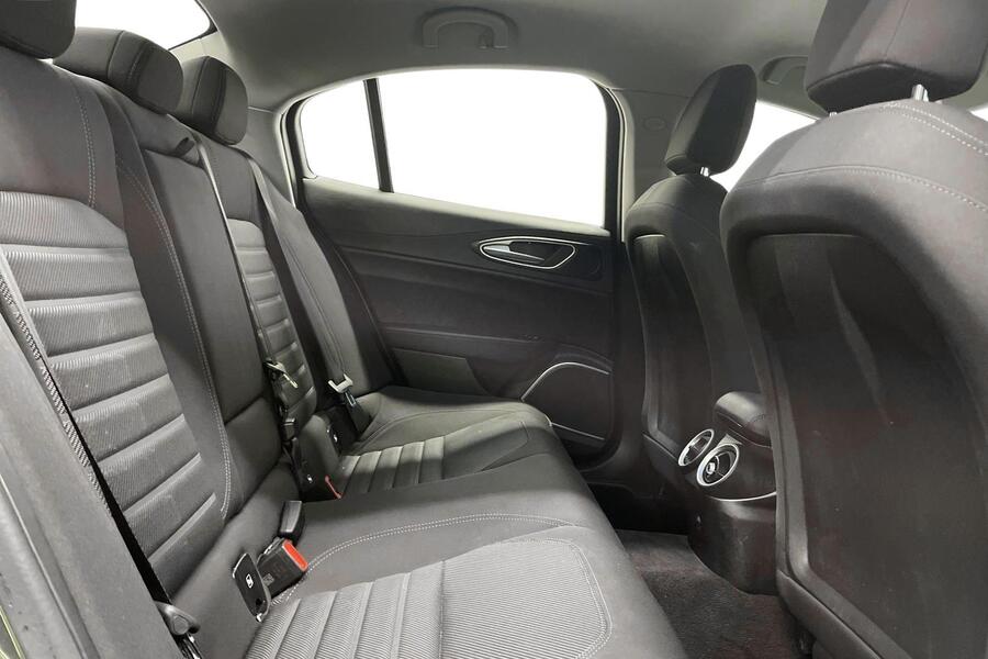 Alfa Romeo Giulia vaihtoauto