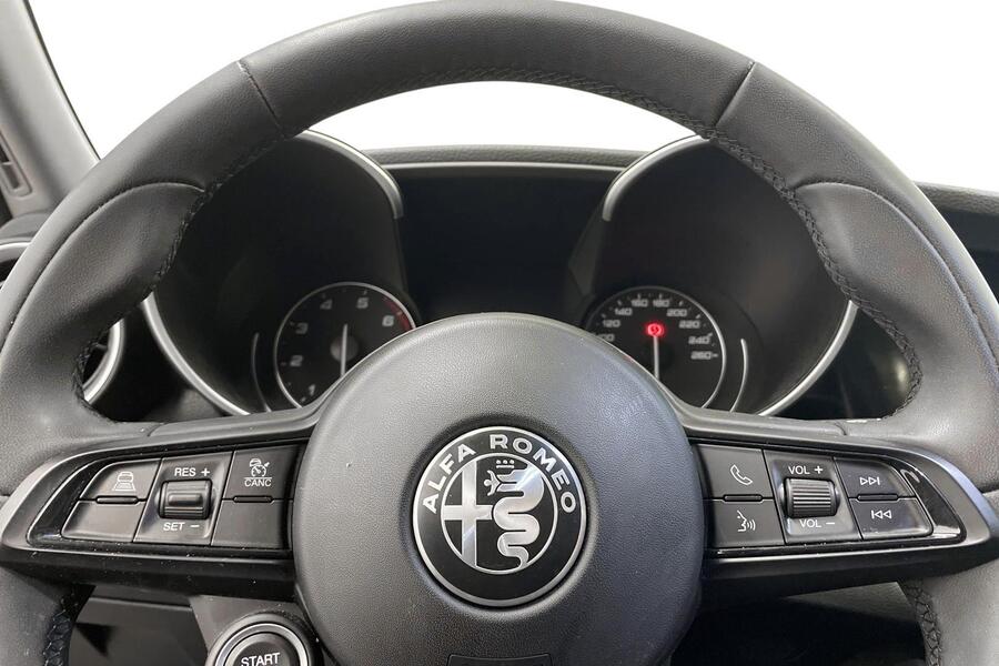 Alfa Romeo Giulia vaihtoauto