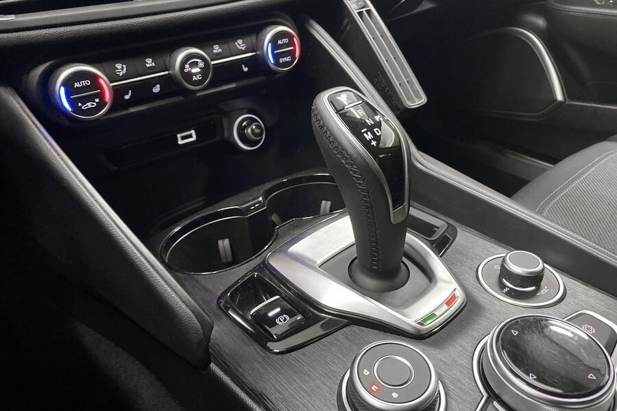 Alfa Romeo Giulia vaihtoauto