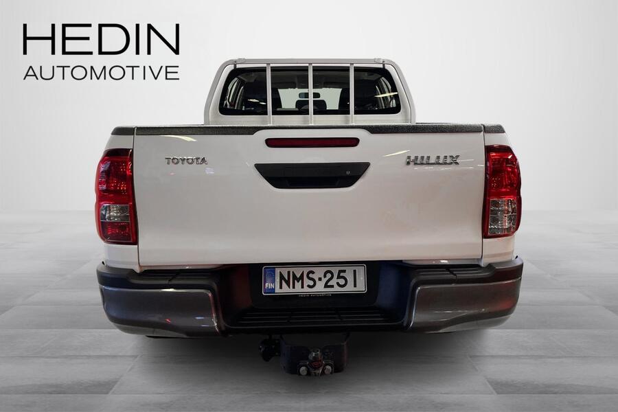 Toyota Hilux vaihtoauto