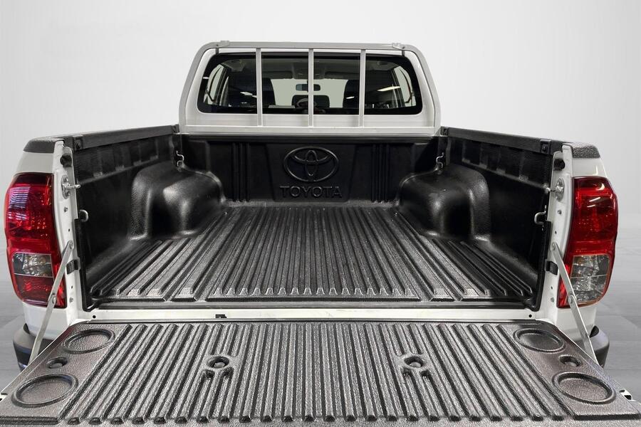 Toyota Hilux vaihtoauto