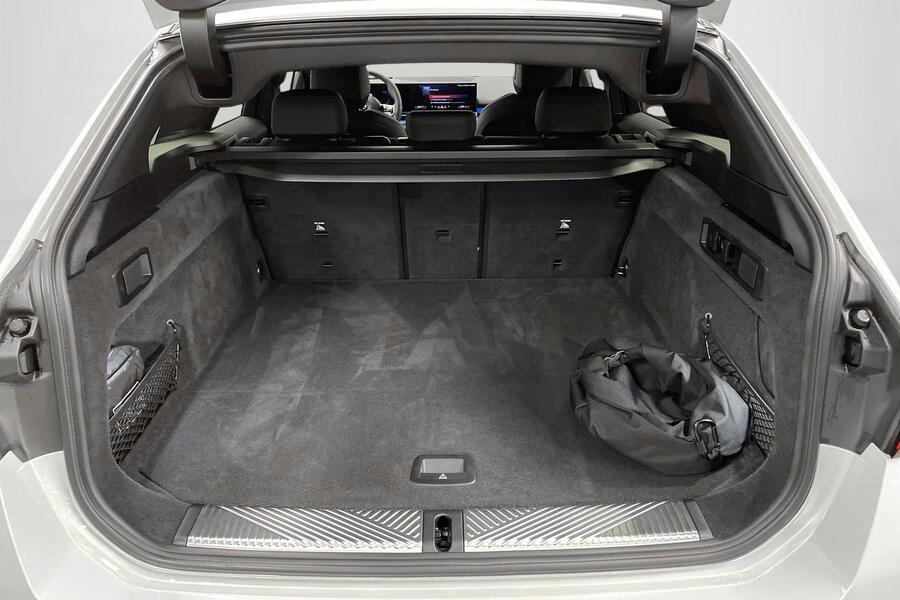 BMW i5 M60 vaihtoauto