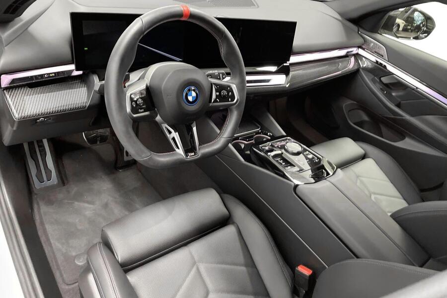 BMW i5 M60 vaihtoauto