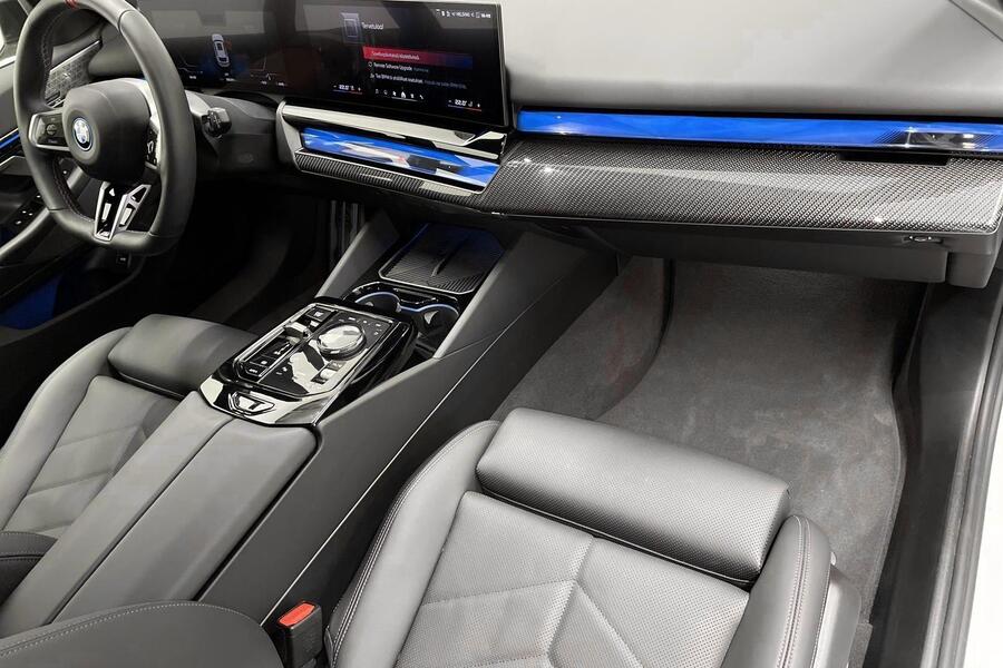 BMW i5 M60 vaihtoauto