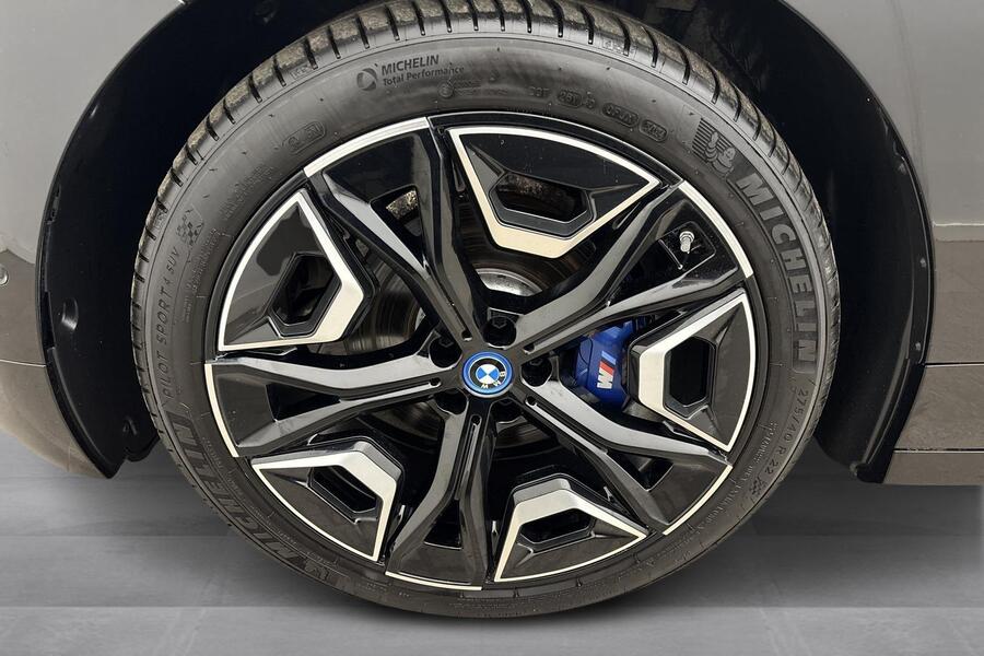 BMW iX vaihtoauto
