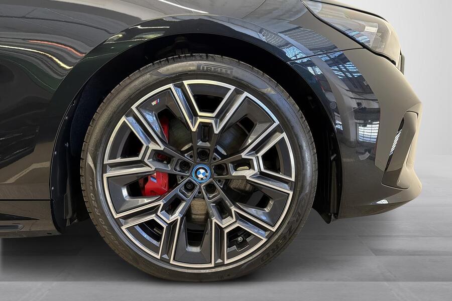 BMW i5 M60 vaihtoauto