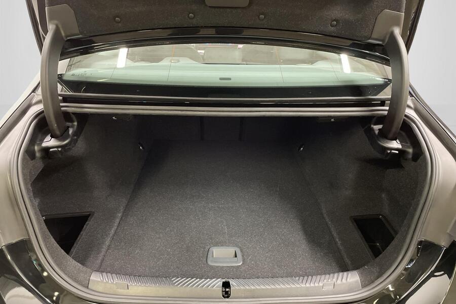 BMW i5 M60 vaihtoauto