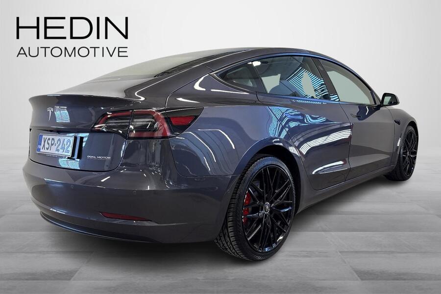 Tesla Model 3 vaihtoauto