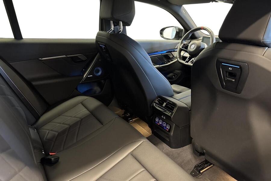 BMW i5 M60 vaihtoauto