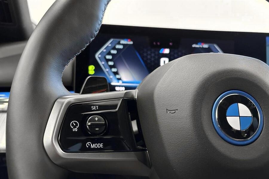 BMW i5 M60 vaihtoauto