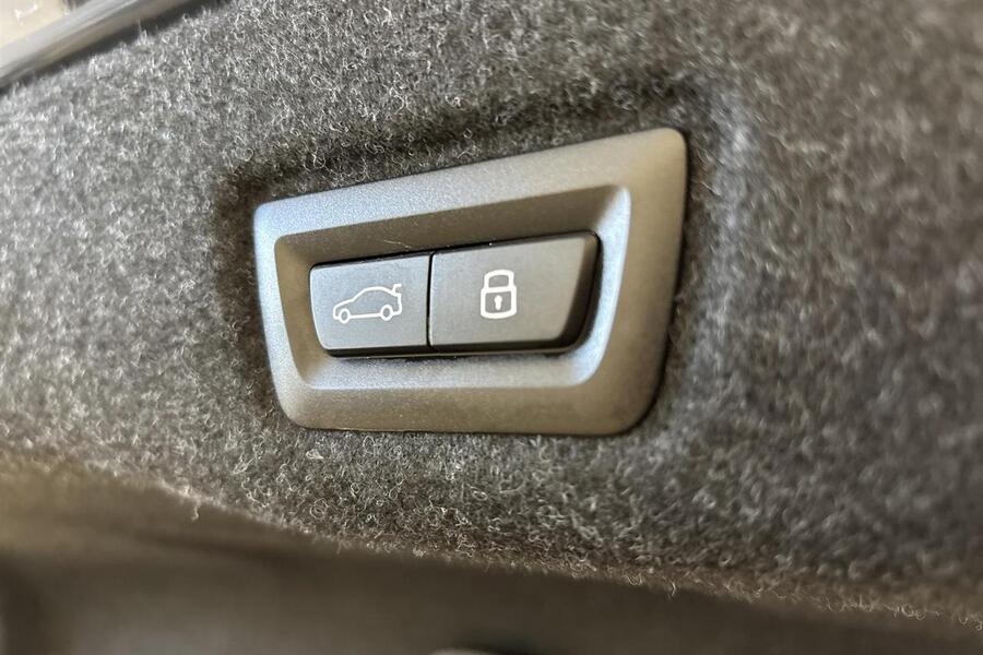 BMW i5 M60 vaihtoauto