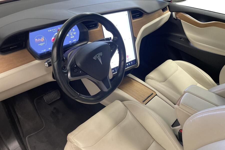 Tesla Model X vaihtoauto