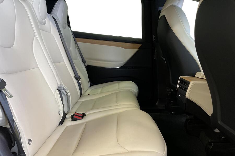 Tesla Model X vaihtoauto