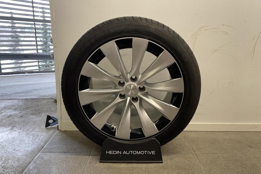 Tesla Model X vaihtoauto