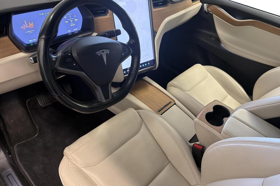 Tesla Model X vaihtoauto