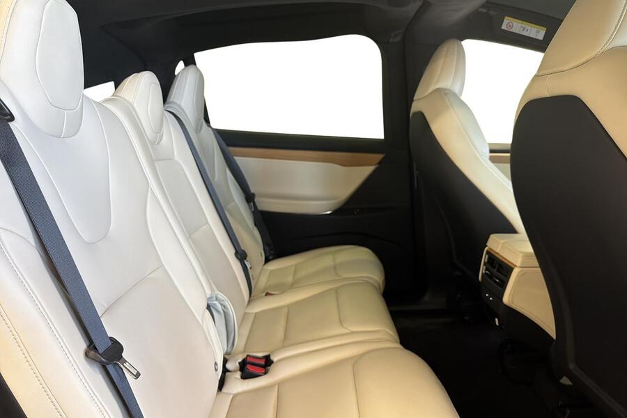 Tesla Model X vaihtoauto