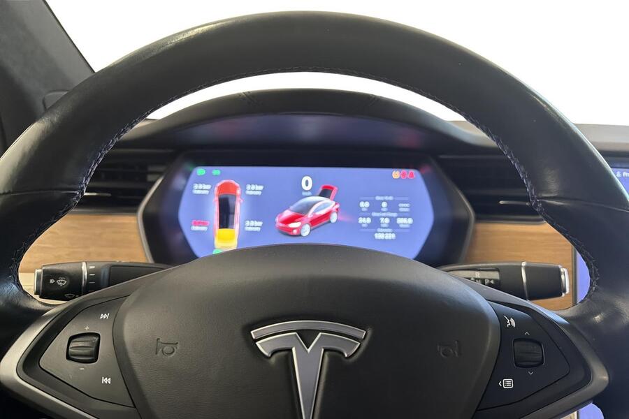 Tesla Model X vaihtoauto