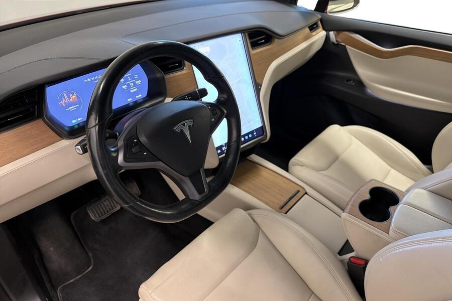 Tesla Model X vaihtoauto