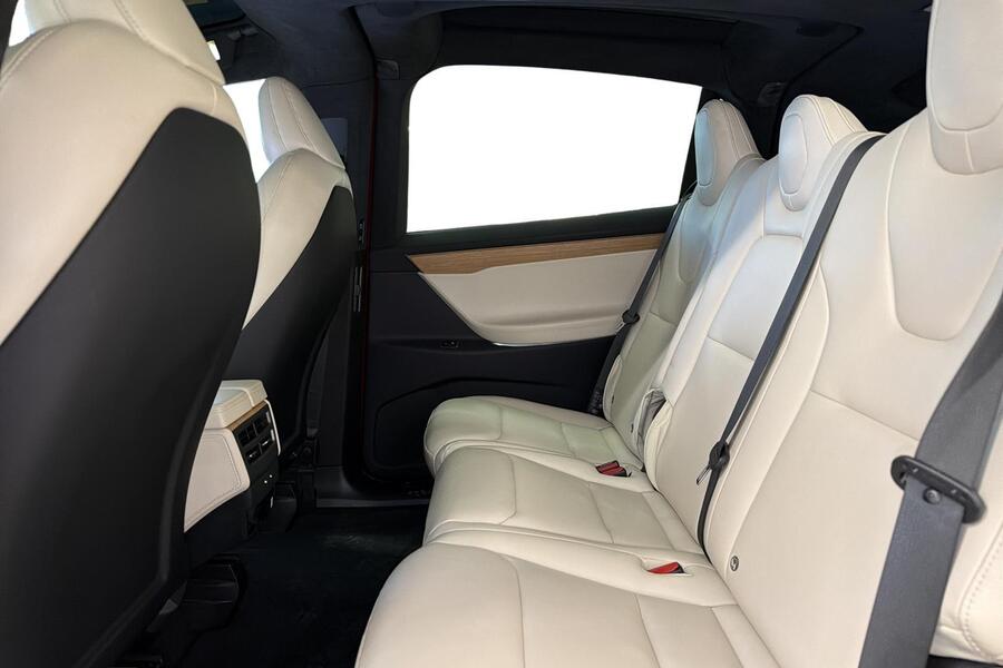 Tesla Model X vaihtoauto