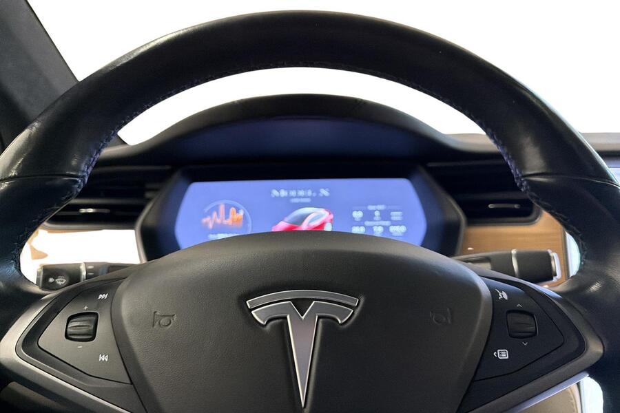 Tesla Model X vaihtoauto